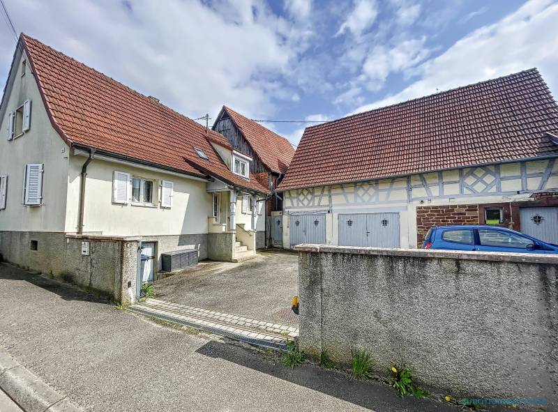 Découvrez dans notre agence immobilière cette Coquette maison alsacienne totalement rénovée à Gunstett